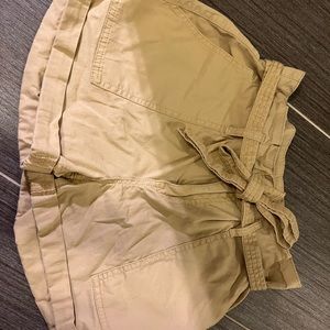 Size 7, yellow tie shorts, including the belt